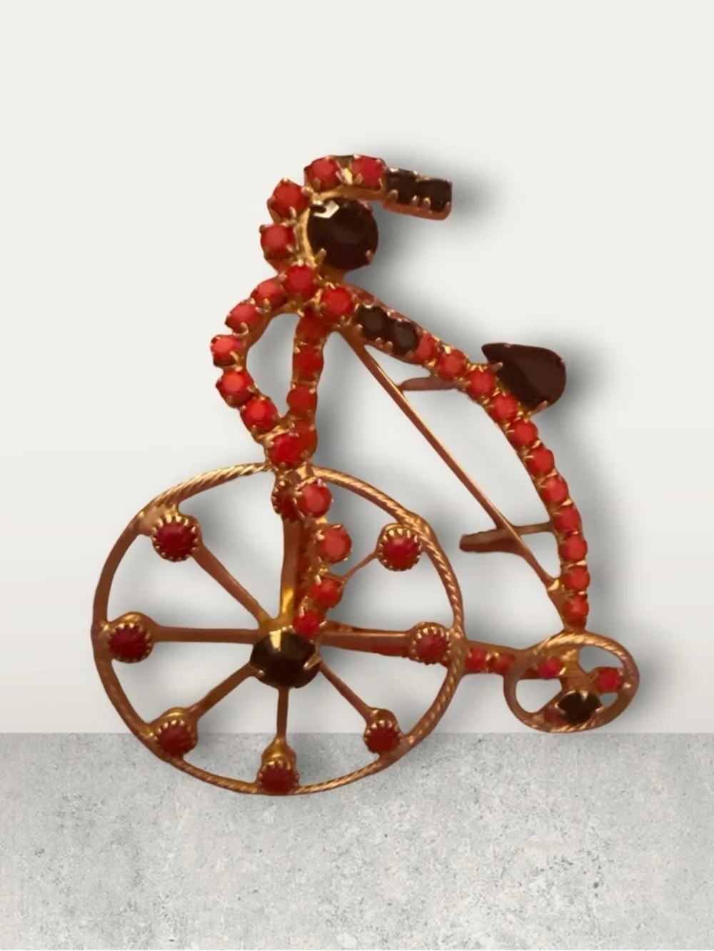 🚲 Vintage Red & Black Rhinestone Bicycle Brooch – Gold Tone
